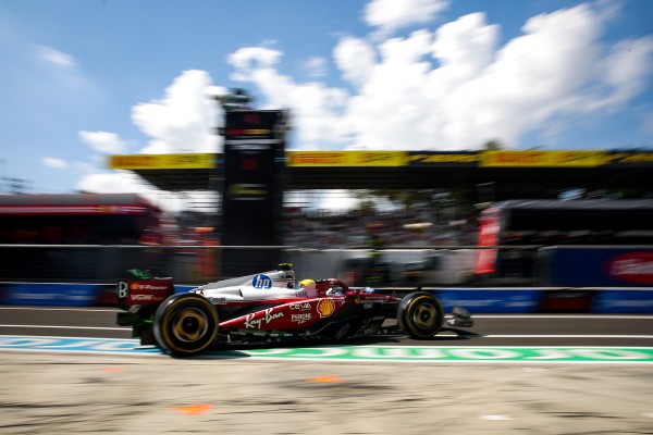 Tökéletes hazai kezdés Monzában, Ferrari 1-2 a piros zászlóval megszakított első edzésen
